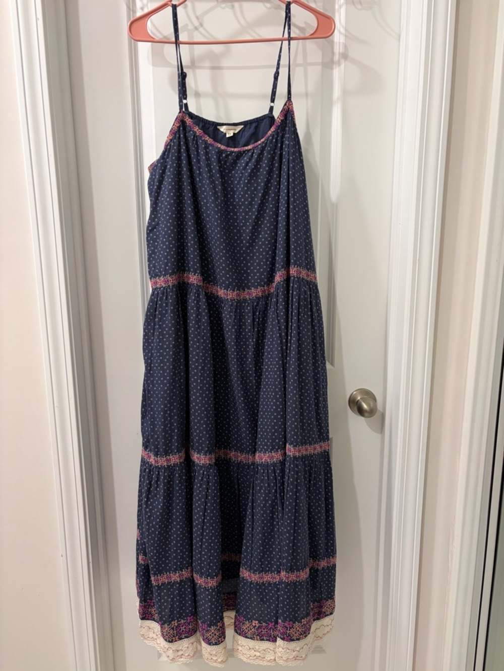 Lucky Brand Plus Size XXL, EUC, 
Navy blue Embroidered Printed Market Maxi Dress